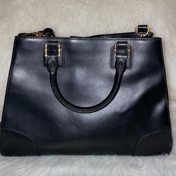 Tory Burch Robinson Triangle - Picture 3 of 6